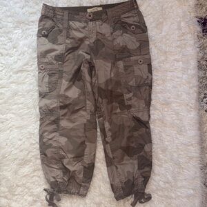 Natural Reflections Cropped Camo Cargo Pants, Size4